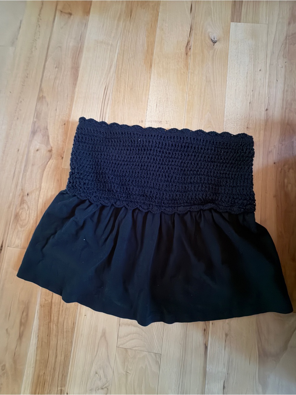 AE black sleeveless top